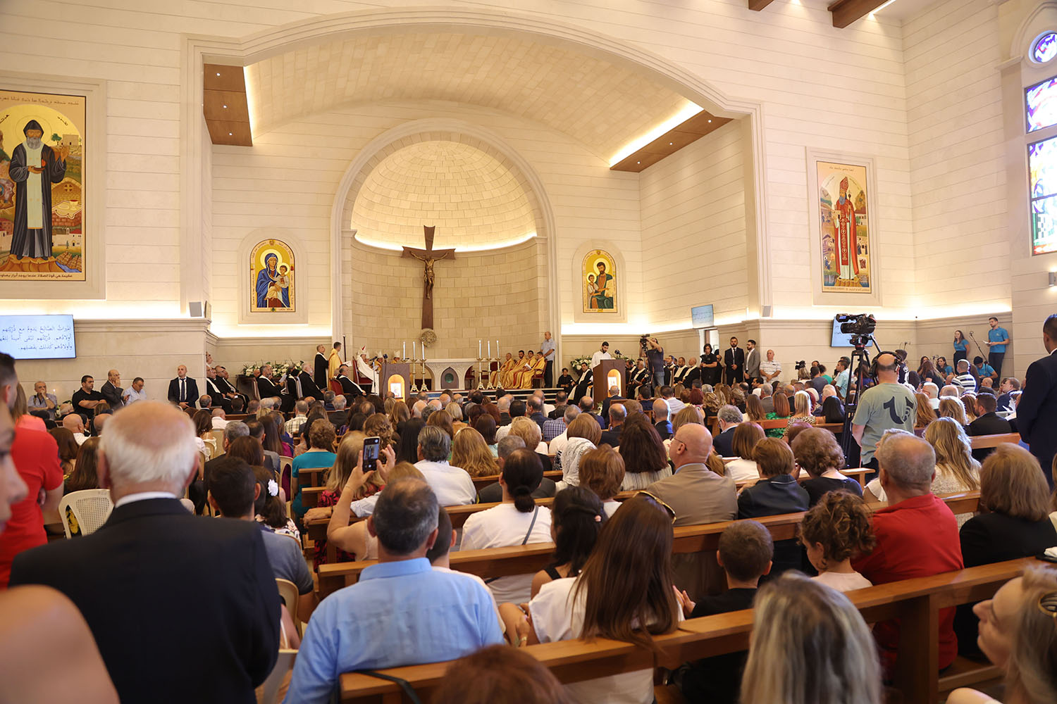 L’Unité D’Idée: A Theological and Artistic Commentary on the Icons of Saint Charbel Church, Ehden